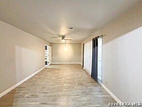 4230 Havenview Dr in San Antonio, TX - Building Photo - Building Photo