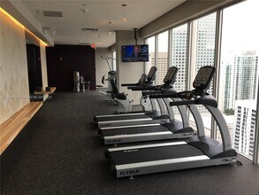 151 SE 1st St, Unit 2206 in Miami, FL - Building Photo - Building Photo