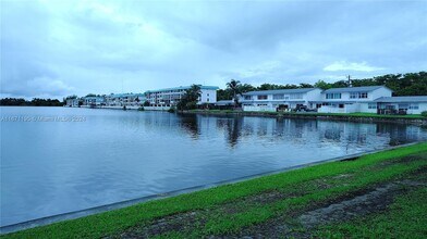 1300 NE 191st St-Unit -A110 in Miami, FL - Building Photo - Building Photo