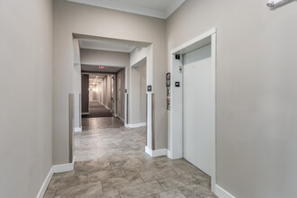 Manor on the Green in Williamsburg, VA - Foto de edificio - Interior Photo