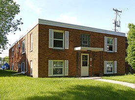 2236 Pinehurst Ave in St. Paul, MN - Building Photo