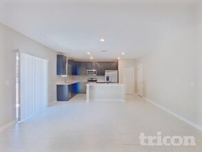 33546 Sky Blossom Cir in Leesburg, FL - Building Photo - Building Photo