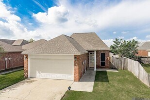 5218 Eastbay Dr in Baton Rouge, LA - Building Photo