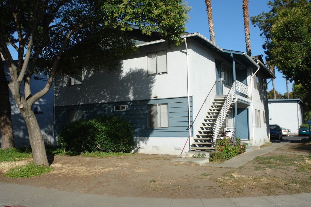 2266 Pasetta Dr in Santa Clara, CA - Foto de edificio