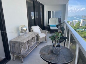 9 Island Ave in Miami Beach, FL - Building Photo - Building Photo