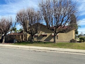 4304 Northwind Dr in Bakersfield, CA - Building Photo - Building Photo