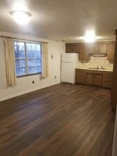 190 Marchand Dr, Unit 1 in Westover, WV - Foto de edificio - Building Photo