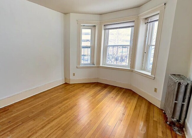 27 Symphony Rd, Unit 14R in Boston, MA - Foto de edificio - Building Photo
