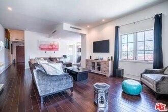 225 S Hamilton Dr in Beverly Hills, CA - Building Photo - Building Photo