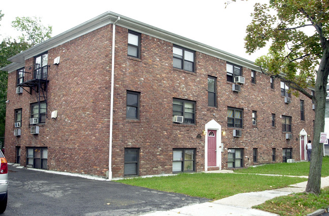 262 N Maple Ave in East Orange, NJ - Building Photo - Building Photo