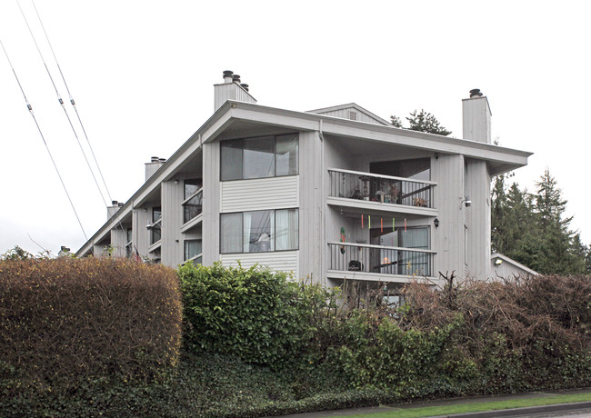 23008 Marine View Dr S in Seattle, WA - Foto de edificio - Building Photo