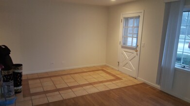 2132 Rugen Rd in Glenview, IL - Building Photo - Building Photo