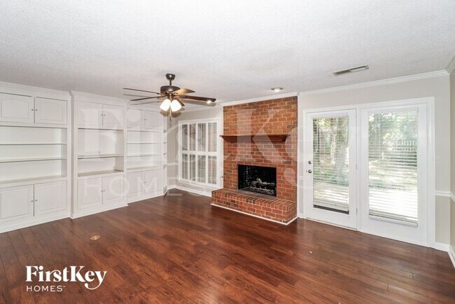 8410 Walnut Tree Dr in Memphis, TN - Building Photo - Building Photo