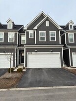 2132 Weatherbee Ln in Naperville, IL - Building Photo