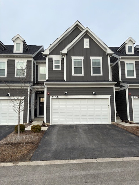 property at 2132 Weatherbee Ln