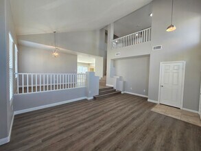 381 Grandover Ct in Las Vegas, NV - Building Photo - Building Photo