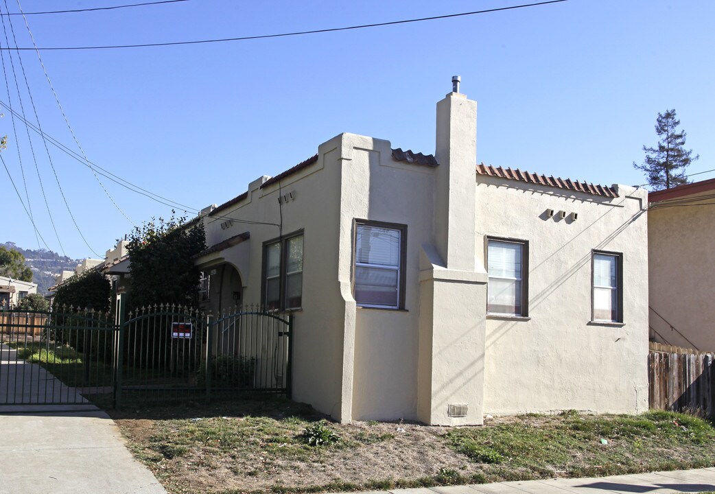 3512-3518 Quigley St in Oakland, CA - Building Photo