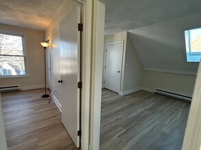 53 Hale St, Unit Apartment 3 in Beverly, MA - Building Photo - Building Photo