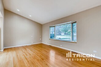 2629 Fontana Dr in Glenview, IL - Building Photo - Building Photo