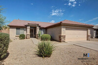 8016 W Whyman Ave in Phoenix, AZ - Foto de edificio - Building Photo