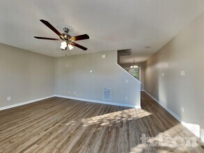 4813 Windbreak Ln in Raleigh, NC - Foto de edificio - Building Photo