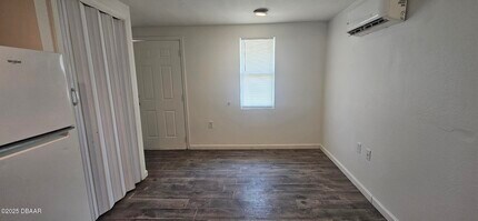 4748 US-17 in De Leon Springs, FL - Building Photo - Building Photo