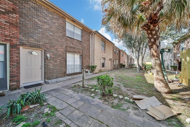 1403 Blalock Rd in Houston, TX - Building Photo - Building Photo