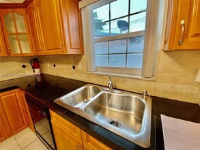 3024 N 73rd Ter in Hollywood, FL - Building Photo - Building Photo