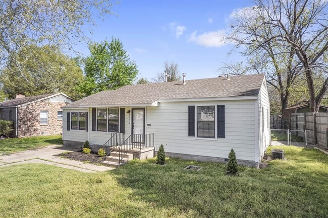 1623 E 45th Pl in Tulsa, OK - Foto de edificio - Building Photo