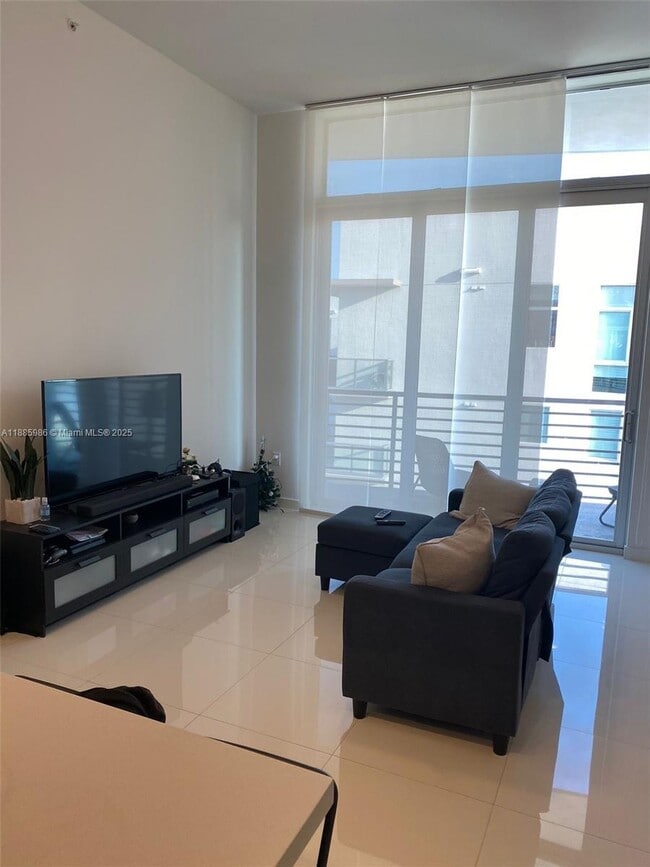 7875 NW 107th Ave, Unit 805 in Doral, FL - Building Photo - Building Photo