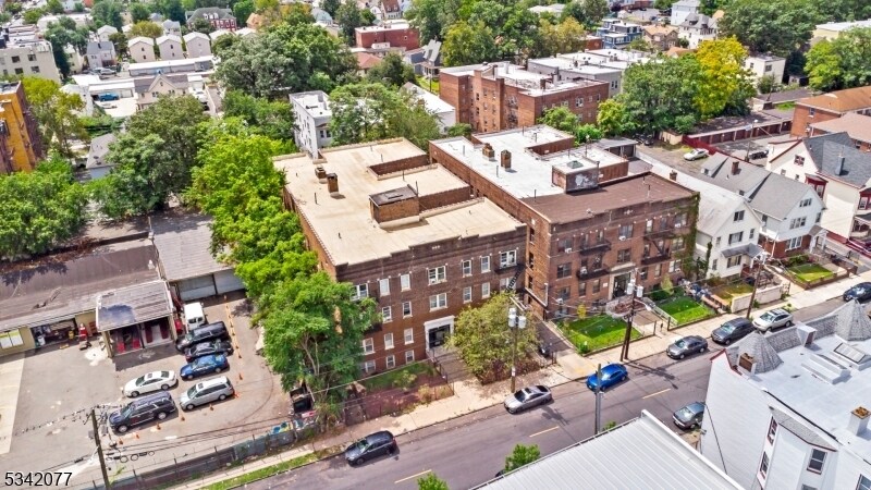 16 Irving St in Newark, NJ - Foto de edificio