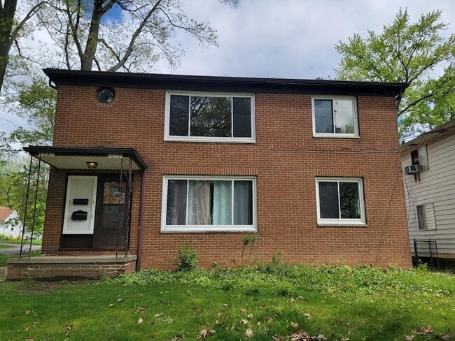 property at 1679 Tanglewood Dr