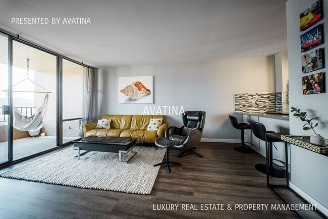 2121 Ala Wai Blvd in Honolulu, HI - Foto de edificio - Building Photo