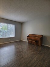 1540 Gary Ct in Rohnert Park, CA - Building Photo - Building Photo