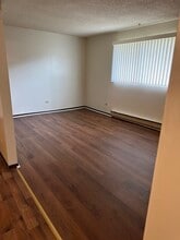 1473 Rock Run Dr in Crest Hill, IL - Building Photo - Building Photo