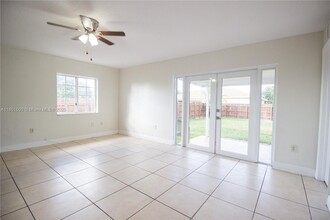 15650 NW 39th Ct in Opa Locka, FL - Building Photo - Building Photo