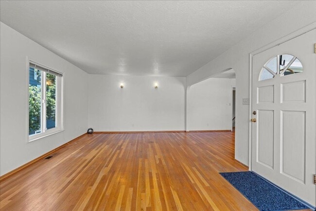 1112 College Way in Auburn, CA - Building Photo - Building Photo