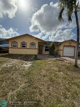 22173 SW 61st Ave in Boca Raton, FL - Foto de edificio - Building Photo