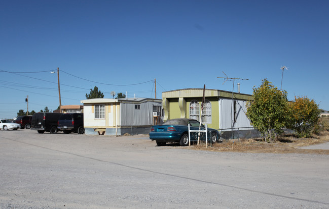 200 Crossett Ln in Anthony, NM - Foto de edificio - Building Photo