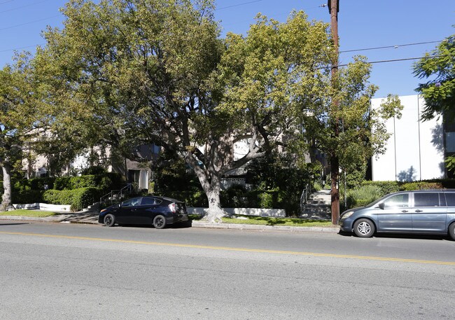 10809 Camarillo St in North Hollywood, CA - Building Photo - Building Photo