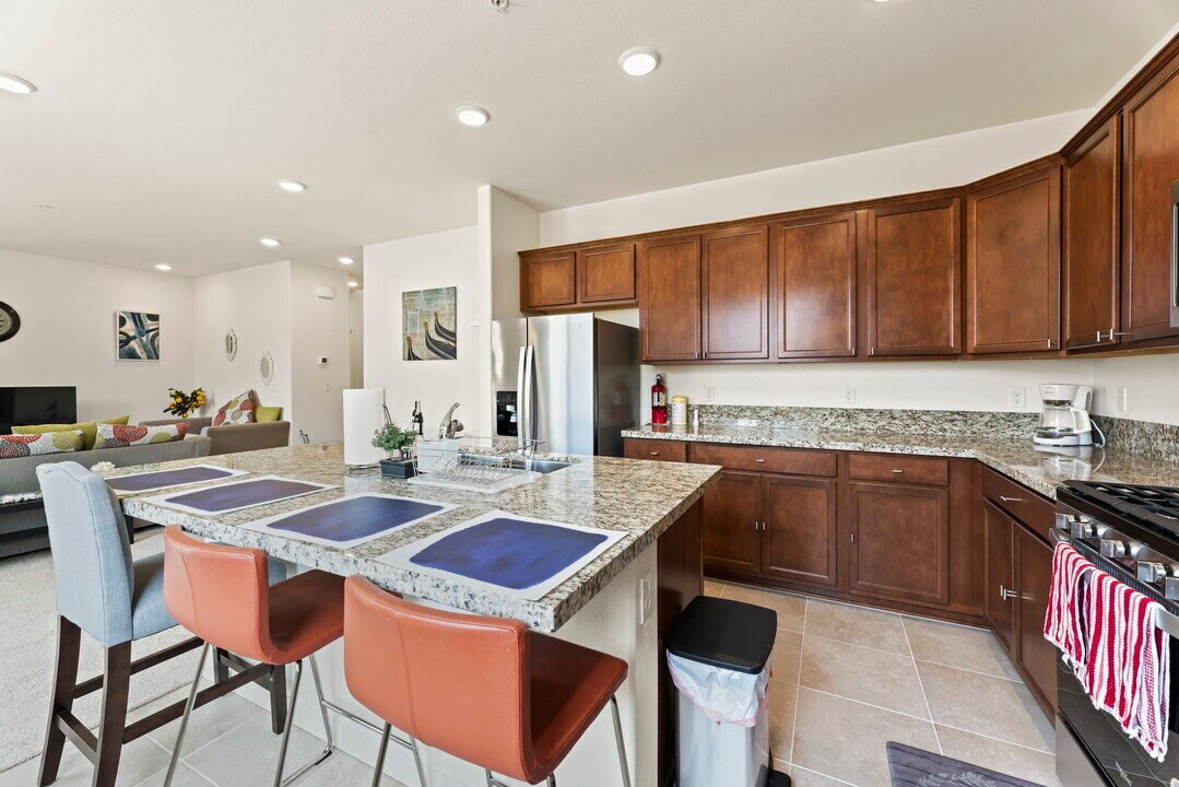 4920 little rock Way in Sun Valley, NV - Building Photo