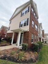 101 Truman Dr in Edison, NJ - Building Photo