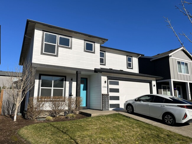 1741 Silverstone Dr in Forest Grove, OR - Building Photo - Building Photo