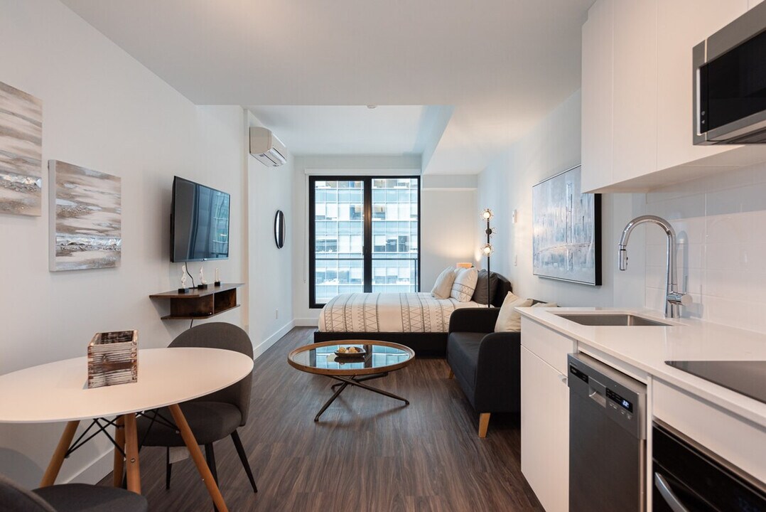 3406-1288 Av. des Canadiens-de-Montréal in Montréal, QC - Building Photo