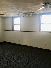 15 Maple St, Unit 2 in Stoneham, MA - Foto de edificio - Building Photo
