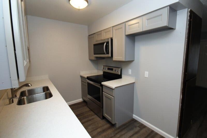 6400 66th Ave in Sacramento, CA - Building Photo