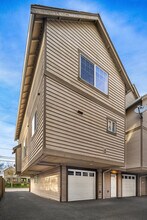 11708 Greenwood Ave N, Unit A in Seattle, WA - Building Photo - Building Photo