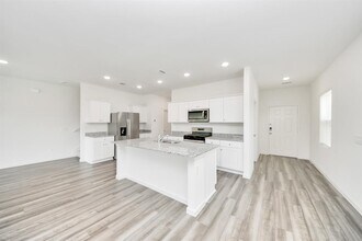 10302 Florance Spring Dr in Rosharon, TX - Foto de edificio - Building Photo