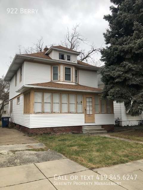 922 Berry St in Toledo, OH - Foto de edificio