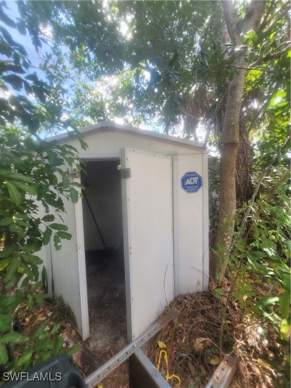 property at 4839 Hampton Ct